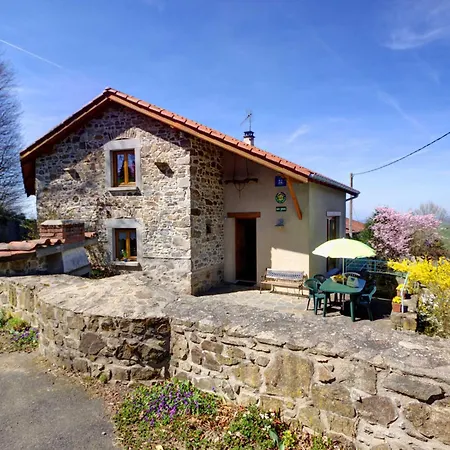 Holiday home Spacieux Avec Jardin, Terrasse, Et Parc Proche Du Chateau - 6 Pers., Animaux Acceptes - Fr-1-496-102 Fontanes (Loire)